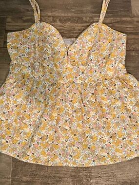 Floral Cottagecore
Cami Top Yellow
Pink Juniors L Fits
Small